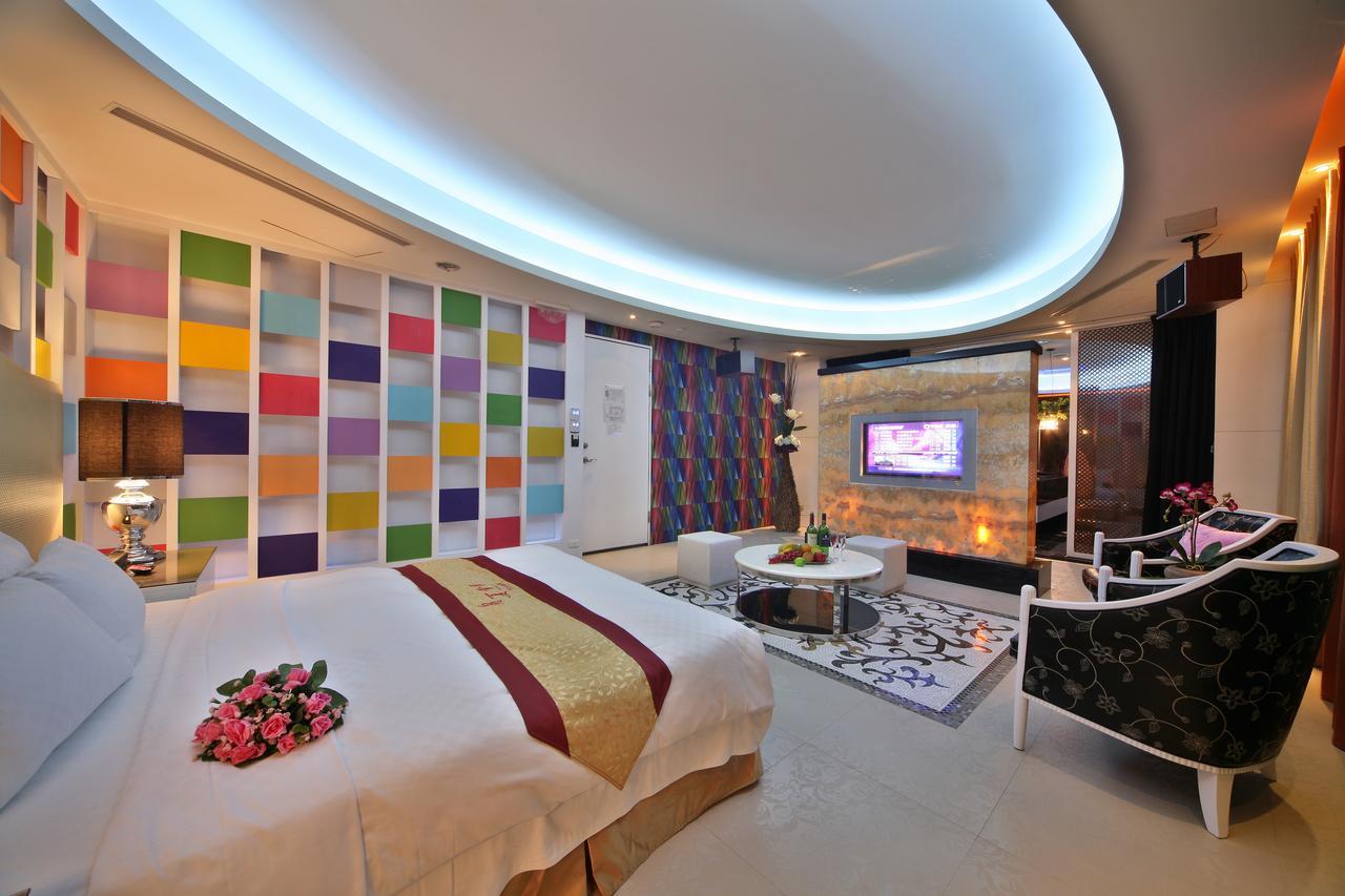Lanshy Motel Тайчжун Екстер'єр фото