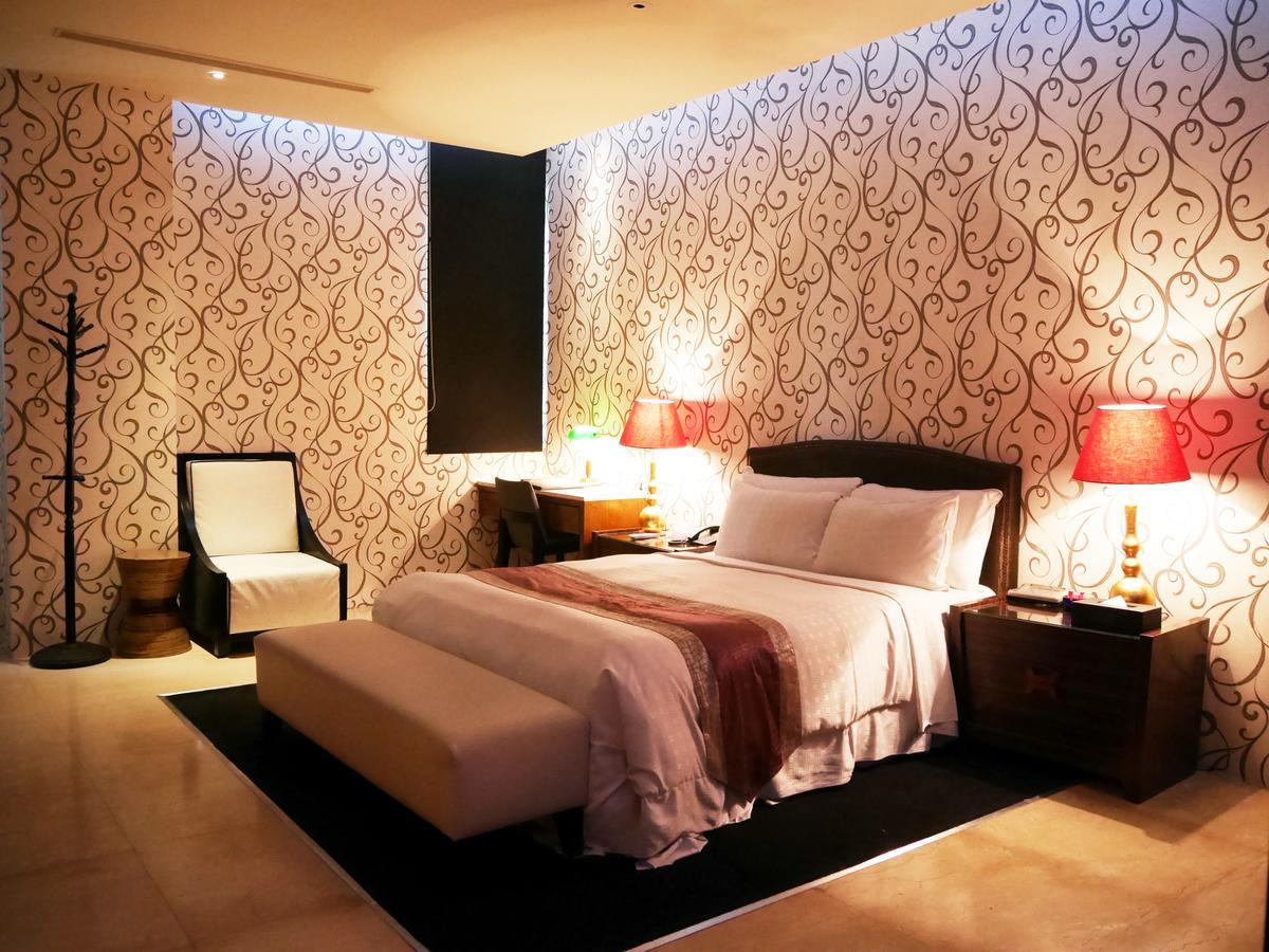 Lanshy Motel Тайчжун Екстер'єр фото