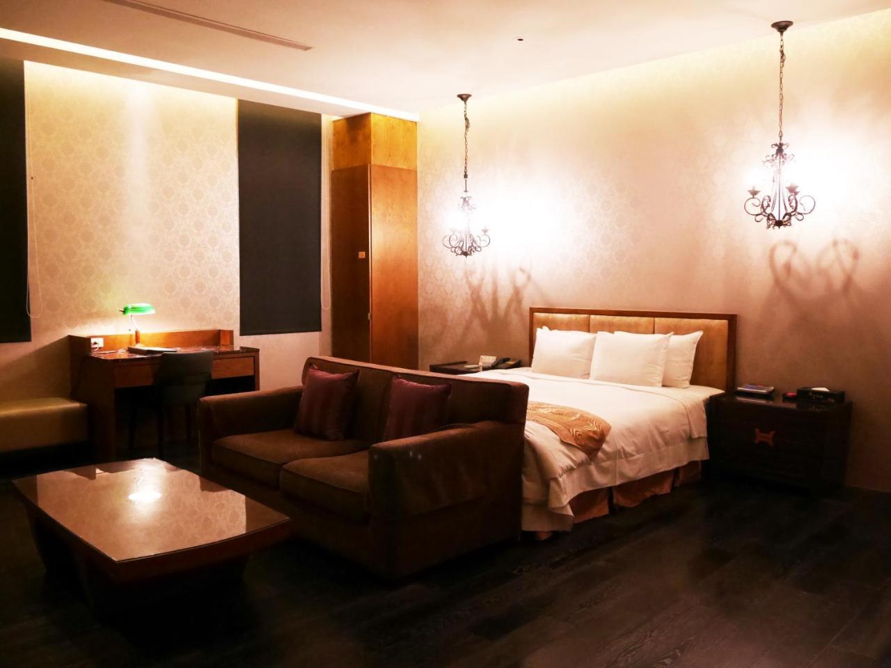 Lanshy Motel Тайчжун Екстер'єр фото